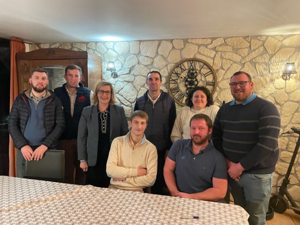Sylvain Vasse et sa femme ont invité Marie-Agnès POUSSIER-WINSBACK a échanger avec les Jeunes Agriculteurs de Saint Romain de Colbosc